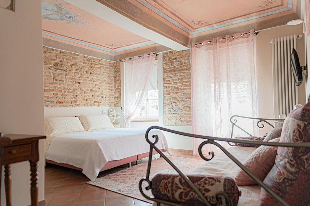 Il Giardino Sul Tetto B&B Guarene Luaran gambar
