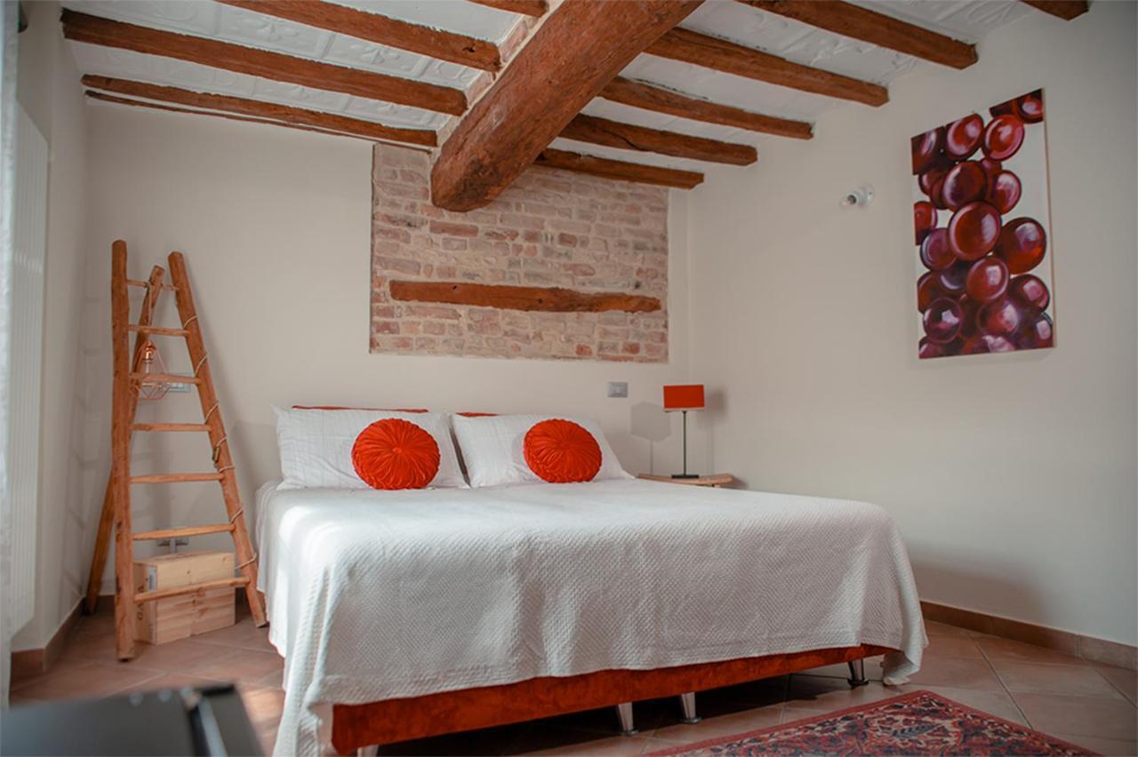 Il Giardino Sul Tetto B&B Guarene Luaran gambar